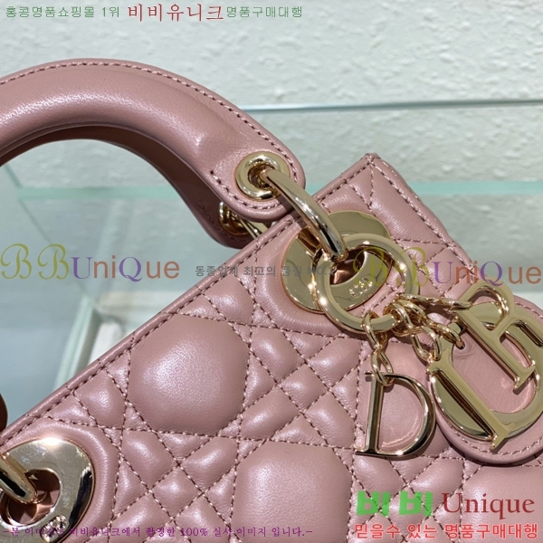 # Lady Dior ̴ ̵ M050555-3