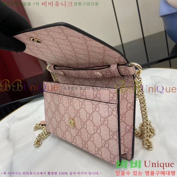# GG  ü  ‎826720-101