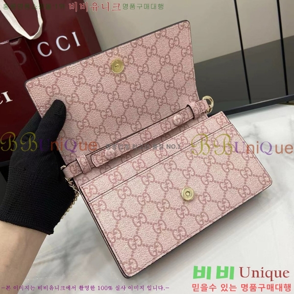 # GG  ü  ‎826720-101