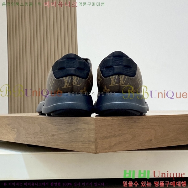  ̺  L7161623-1