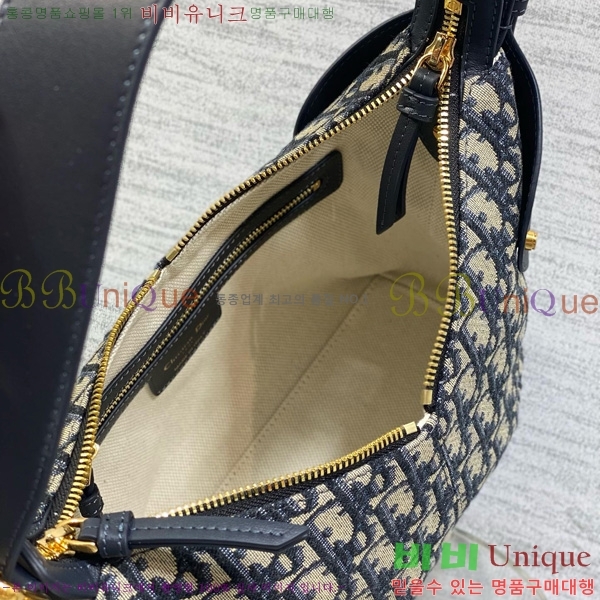 #    M2845-201