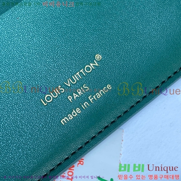 #̺  M25996-101