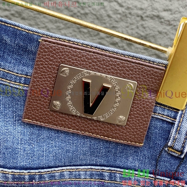  ü û VE153677