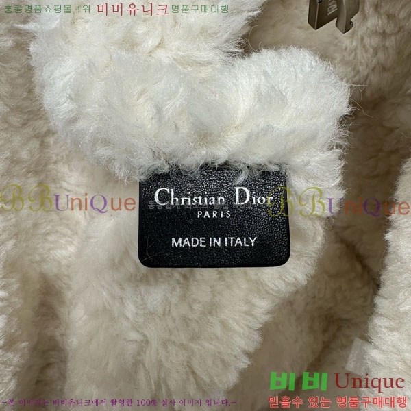 #  þ   M2820-900