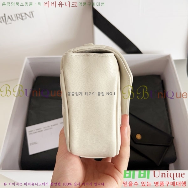 #ζ  ̴  821749-1003